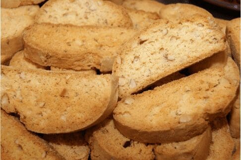 Crunchy almond biscotti slices