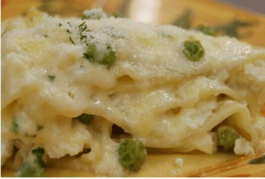 Creamy white lasagna with peas